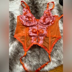 Savage x fenty perfect poppies lace bustier